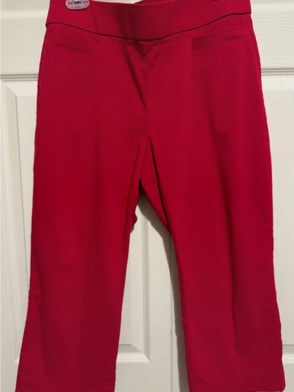 Briggs New York Bright Red Pull-On Capris